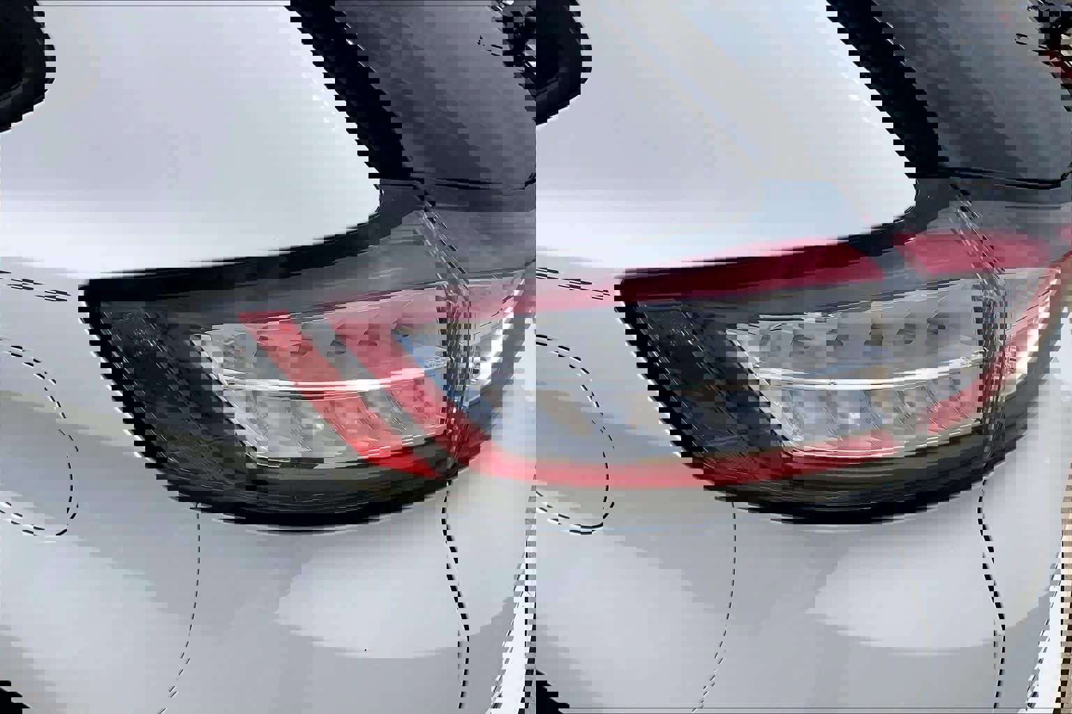 Used 2018 Ford Edge SE FWD image 27