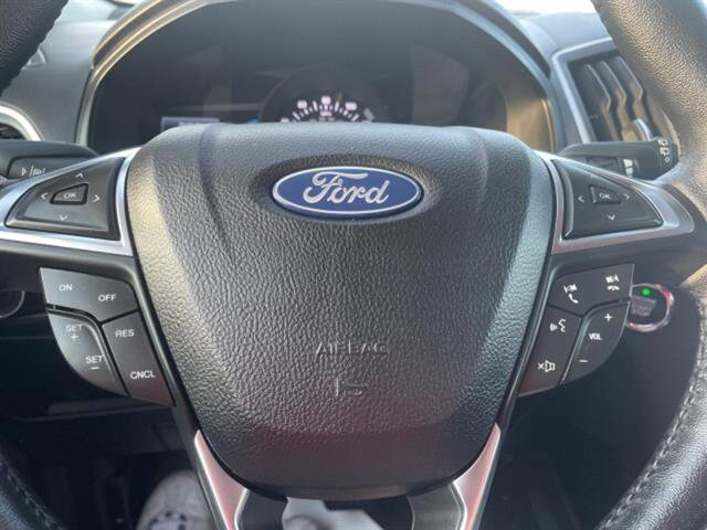 Used 2024 Ford Edge SEL image 17