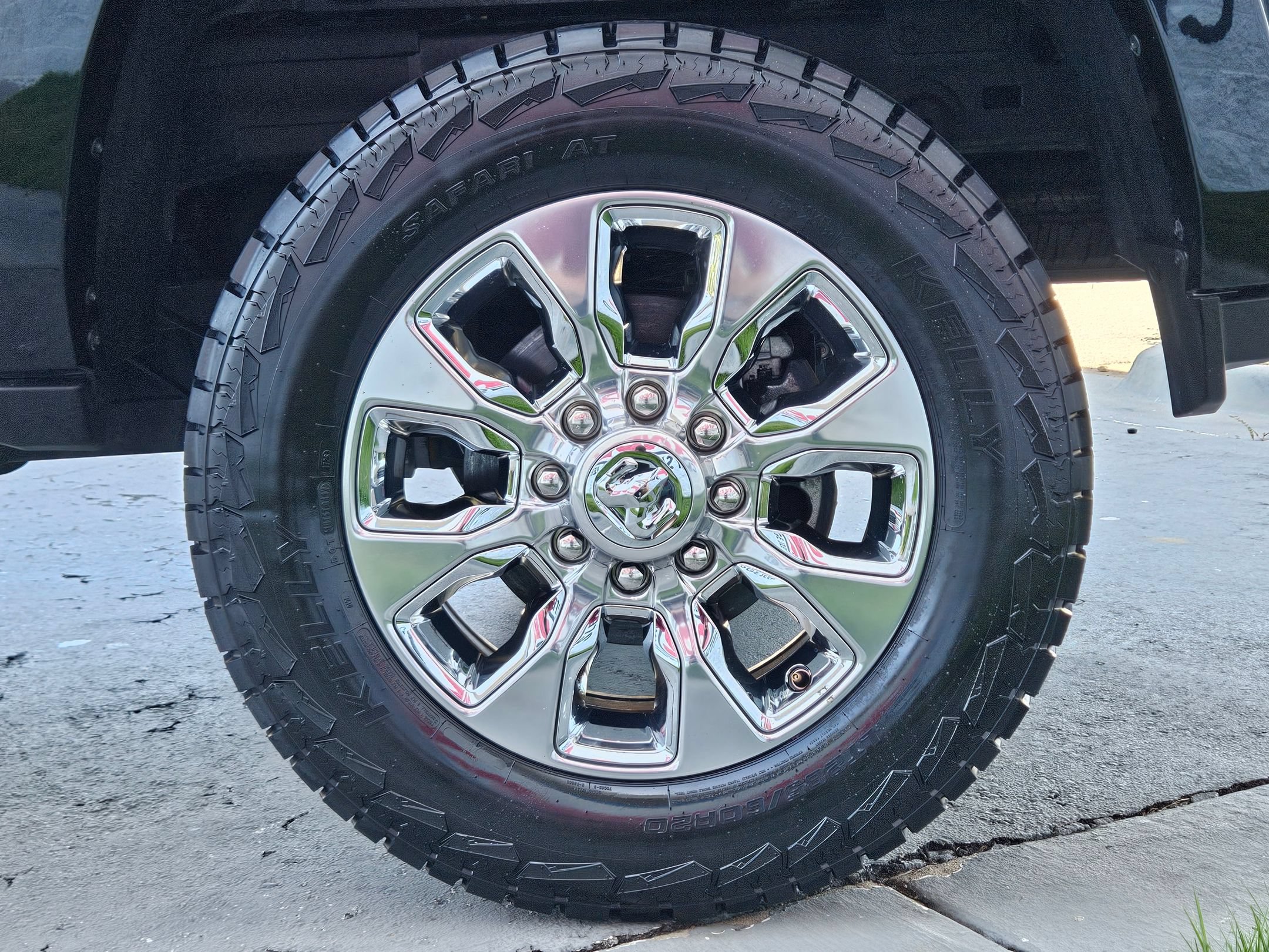 Used 2024 RAM 2500 Limited AWD/4WD image 30