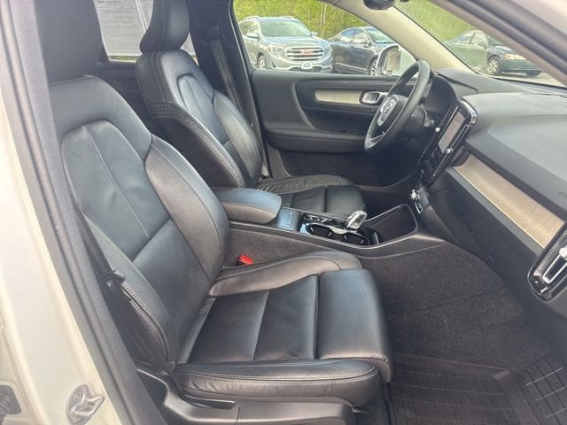 Used 2023 Volvo XC40 B5 Plus w/ Climate Package AWD/4WD image 36