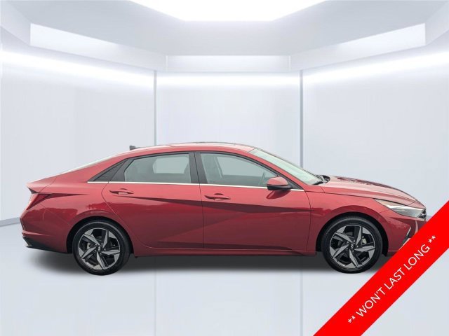 Used 2023 Hyundai Elantra Limited FWD image 3