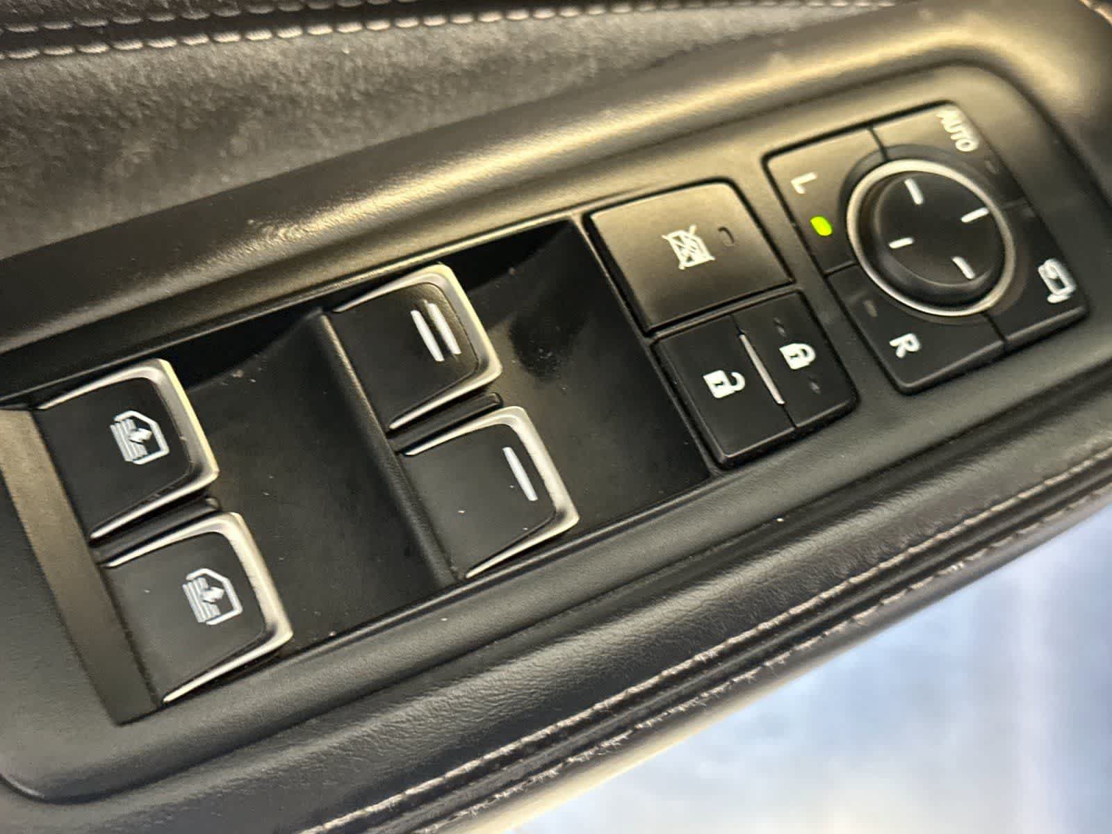 Used 2020 Lexus LS 500h w/ Luxury Package RWD image 14