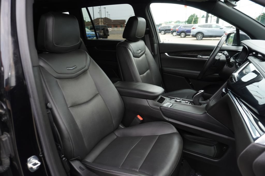 Used 2020 Cadillac XT6 Premium Luxury AWD/4WD image 32