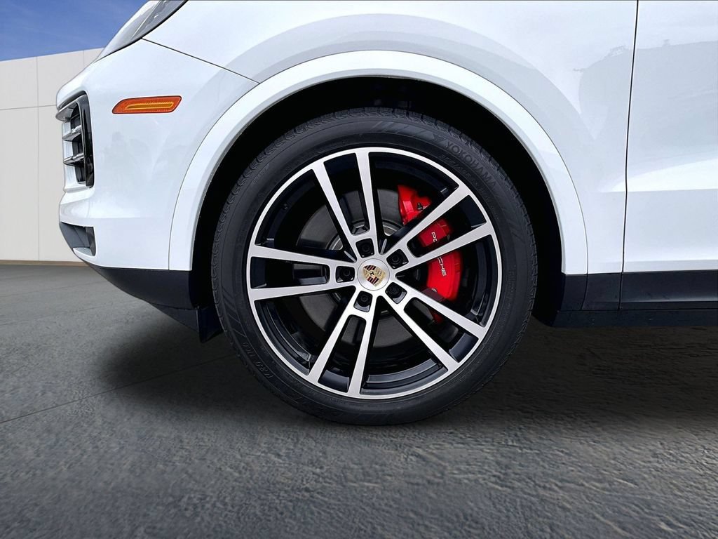 Certified 2024 Porsche Cayenne S AWD/4WD image 11