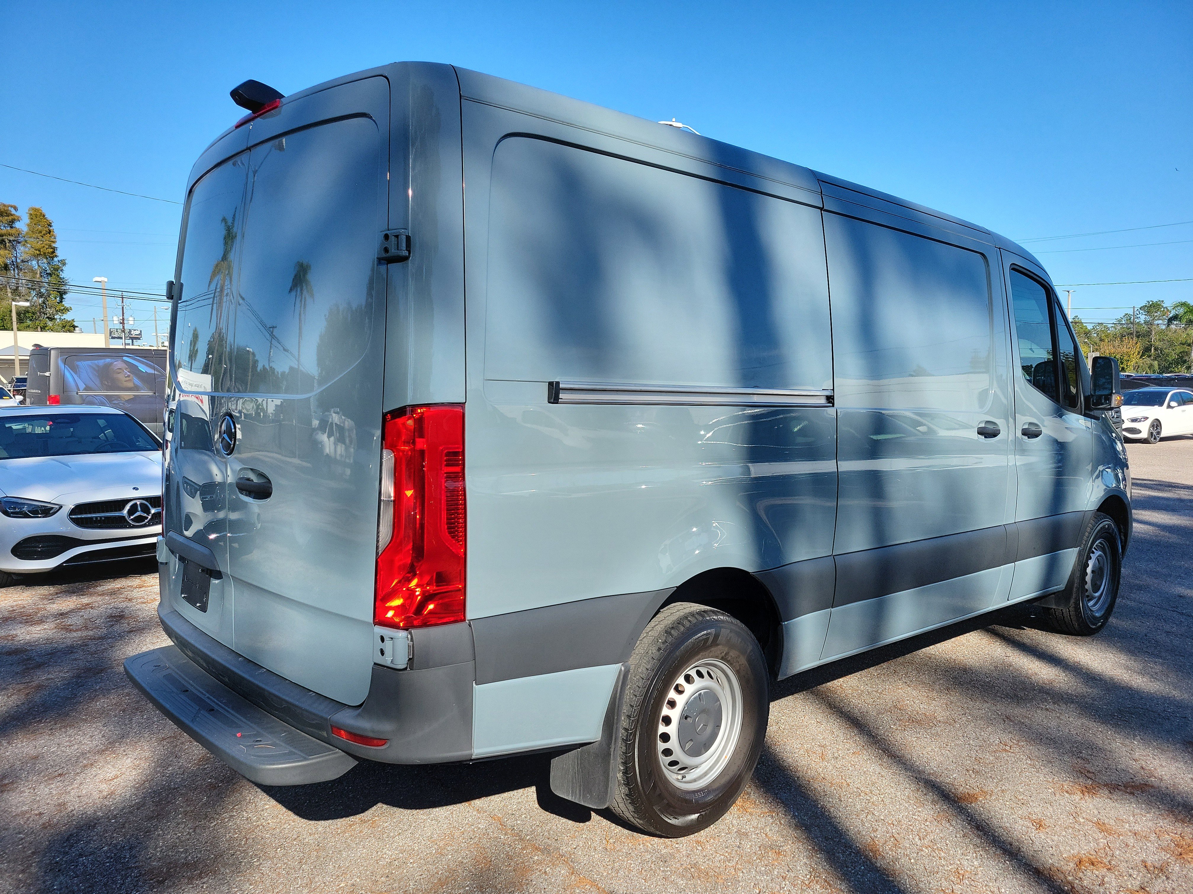 Used 2024 Mercedes-Benz Sprinter 2500 image 4