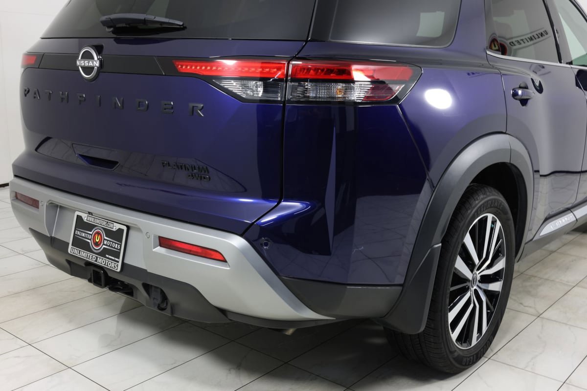 Used 2023 Nissan Pathfinder Platinum AWD/4WD image 46