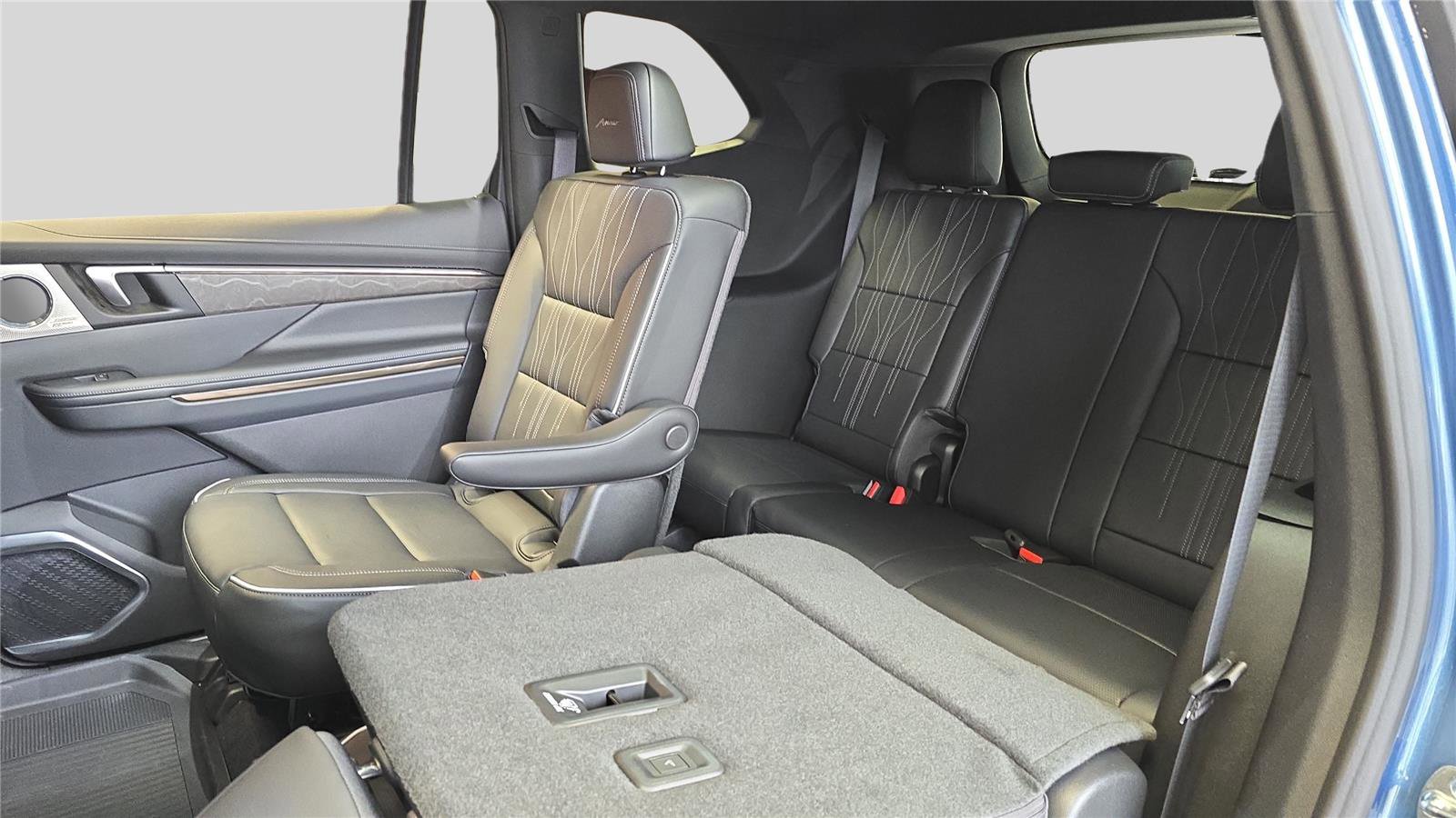 New 2026 Buick Enclave Avenir w/ Super Cruise Package AWD/4WD image 19