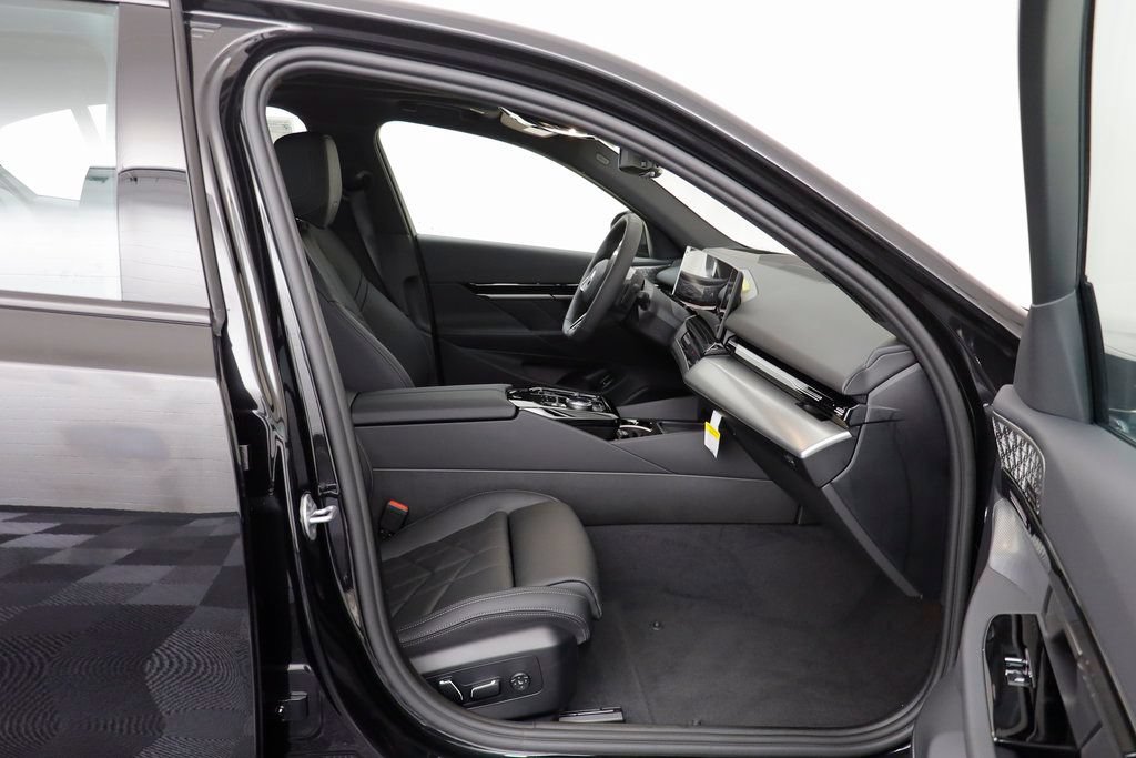 New 2026 BMW 530i xDrive w/ M Sport Package AWD/4WD image 19
