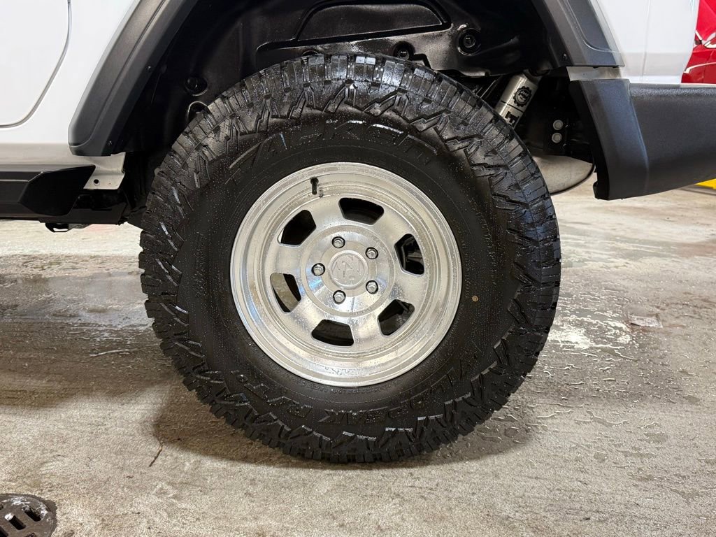 Certified 2025 Jeep Wrangler Sport image 34