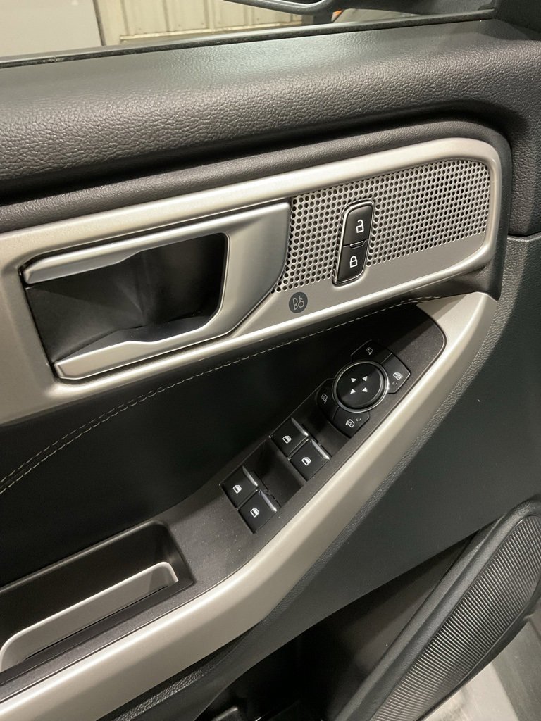 Used 2024 Ford Explorer XLT w/ Equipment Group 202A image 7