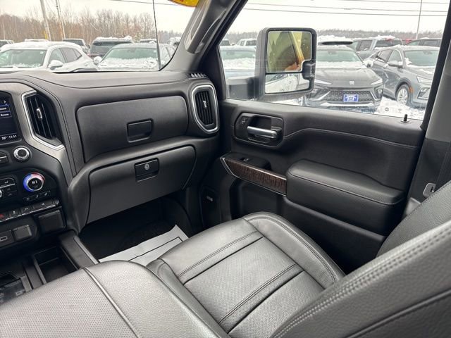 Used 2023 GMC Sierra 3500 Denali w/ Denali Ultimate Package image 30