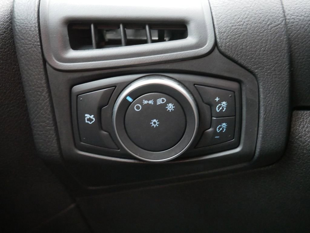 Used 2018 Ford Focus SE image 17