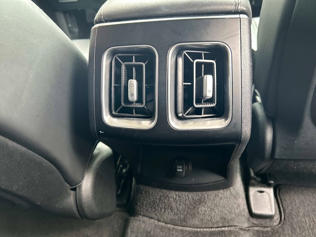 Used 2024 Kia Sorento S image 18