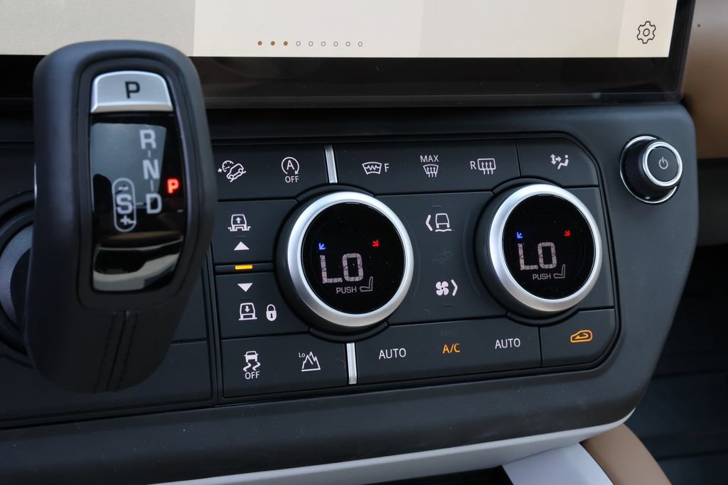 New 2026 Land Rover Defender 130 X-Dynamic SE AWD/4WD image 26