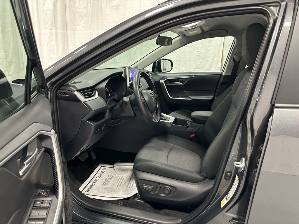 Used 2025 Toyota RAV4 XLE image 10