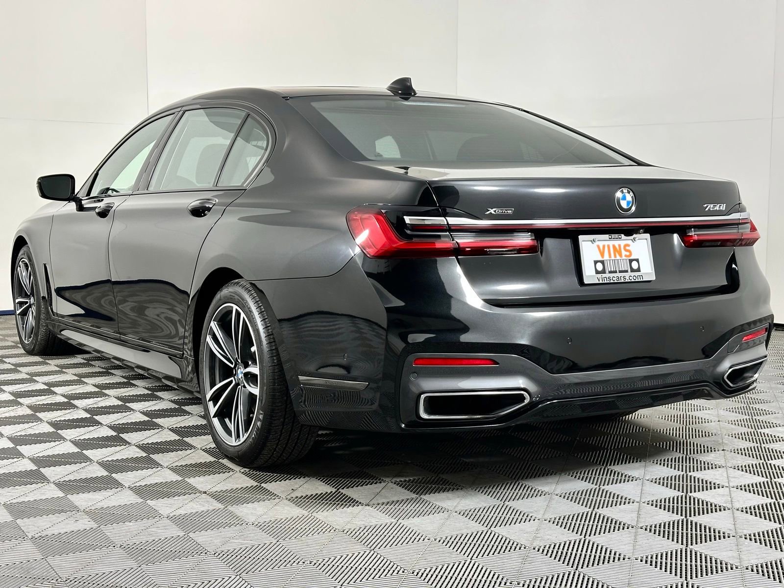 Used 2021 BMW 750i xDrive w/ Luxury Rear Seating Package image 38