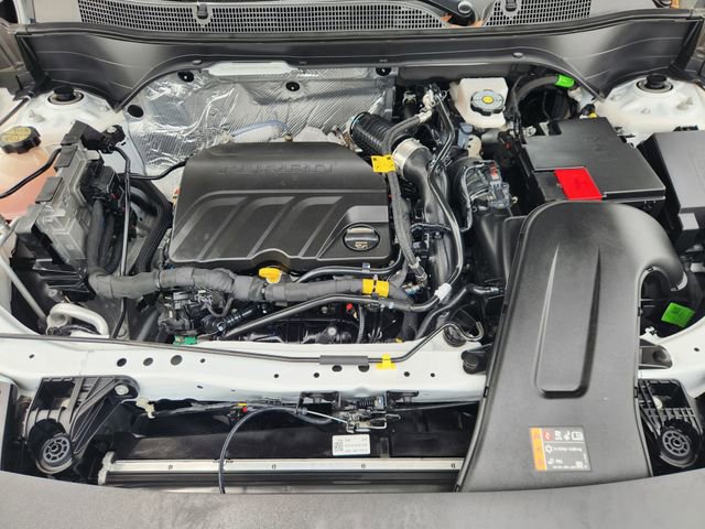 Used 2025 Chevrolet Trax LT FWD image 31