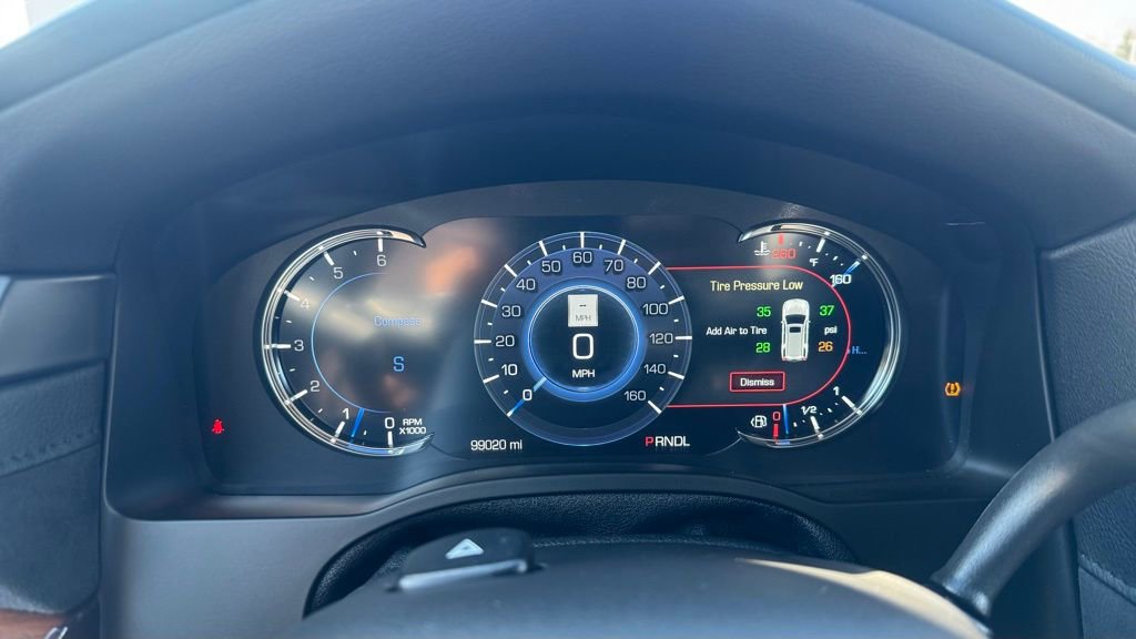 Used 2019 Cadillac Escalade Luxury w/ LPO, Radiant Package image 10