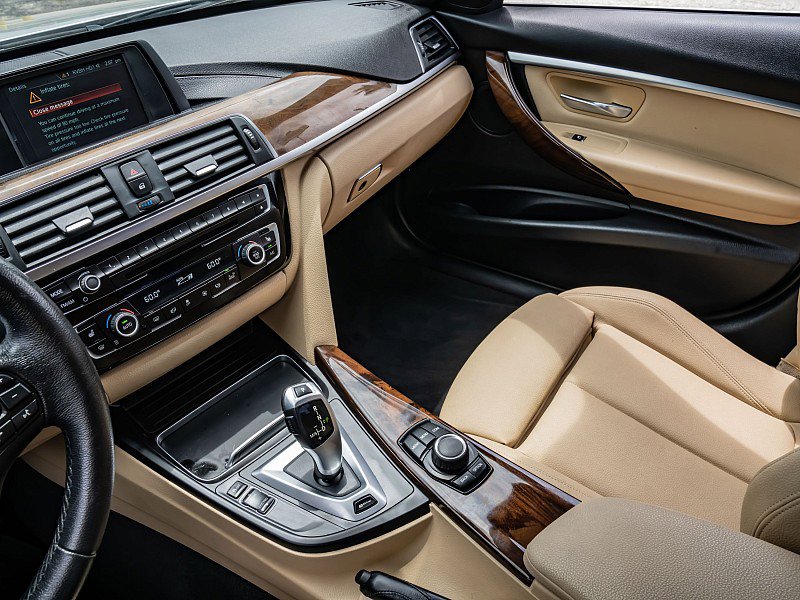 Used 2018 BMW 330e RWD image 25