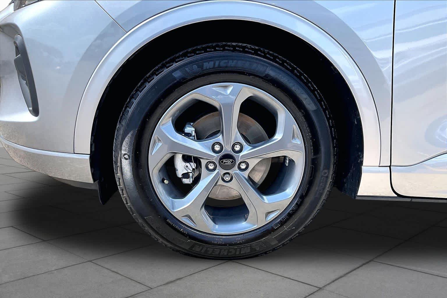 Used 2023 Ford Escape ST-Line w/ Tech Pack #1 FWD image 13