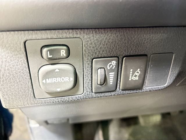 Used 2018 Toyota RAV4 XLE w/ Plus Extra Value Package AWD/4WD image 12