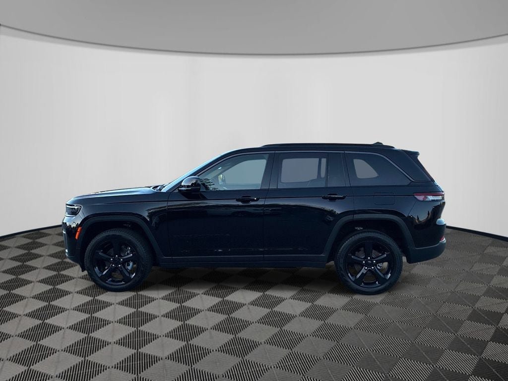 Used 2026 Jeep Grand Cherokee Limited w/ Limited Altitude Package AWD/4WD image 4