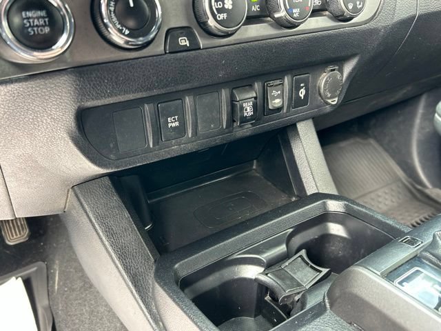 Used 2019 Toyota Tacoma TRD Off-Road AWD/4WD image 60