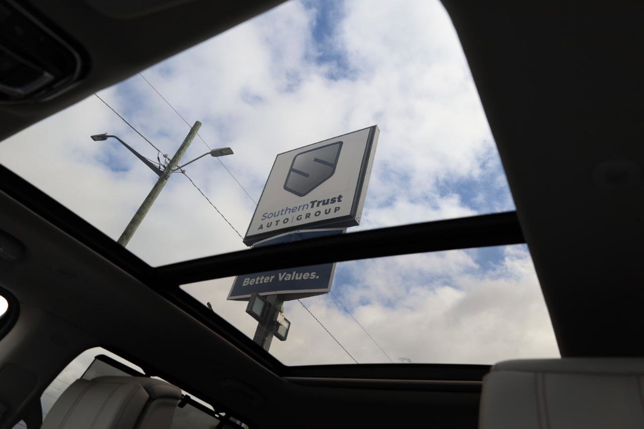 Used 2023 Jeep Grand Wagoneer 4WD image 13