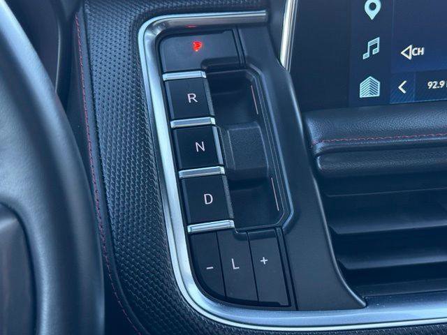 Used 2024 Chevrolet Tahoe RST w/ Luxury Package RWD image 18