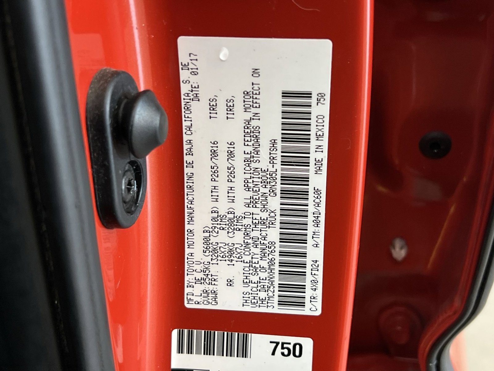 Used 2017 Toyota Tacoma TRD Off-Road w/ Tow Package (A/T) AWD/4WD image 37