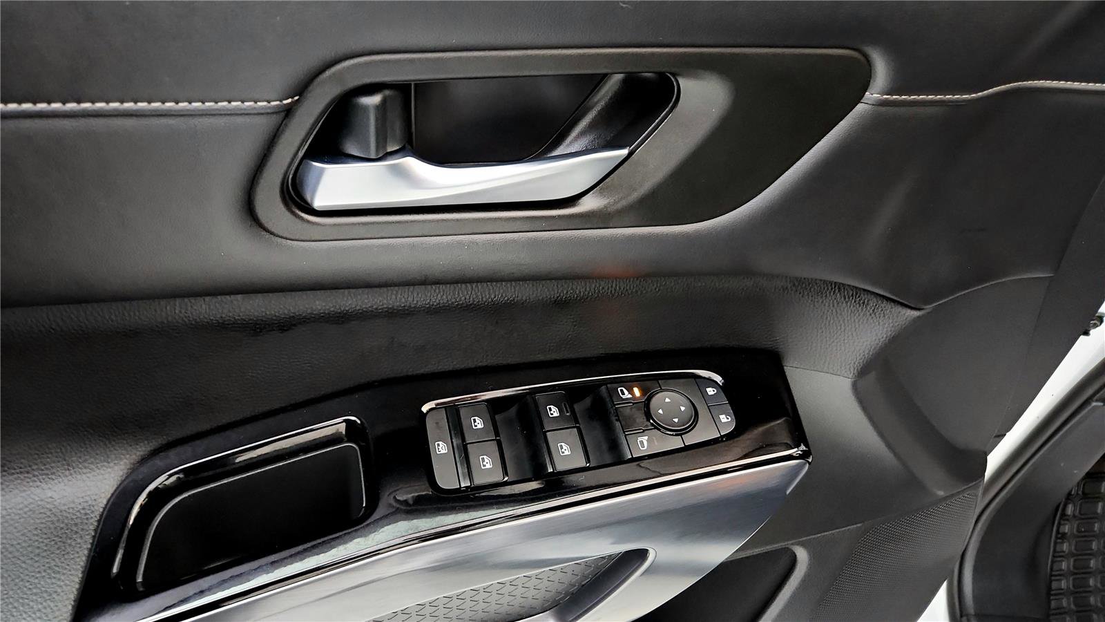 Used 2023 Nissan Pathfinder SL w/ SL Premium Package image 36