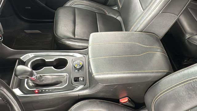 Used 2021 Chevrolet Traverse RS image 36