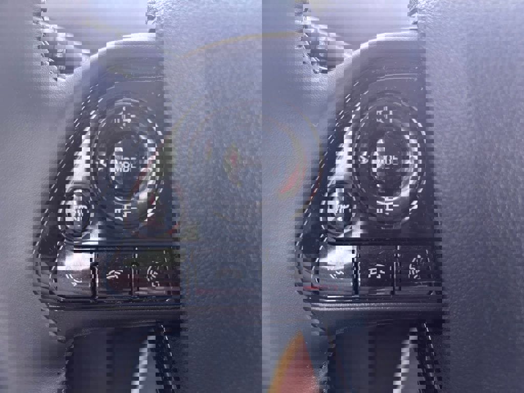 Used 2022 Toyota Prius XLE image 18