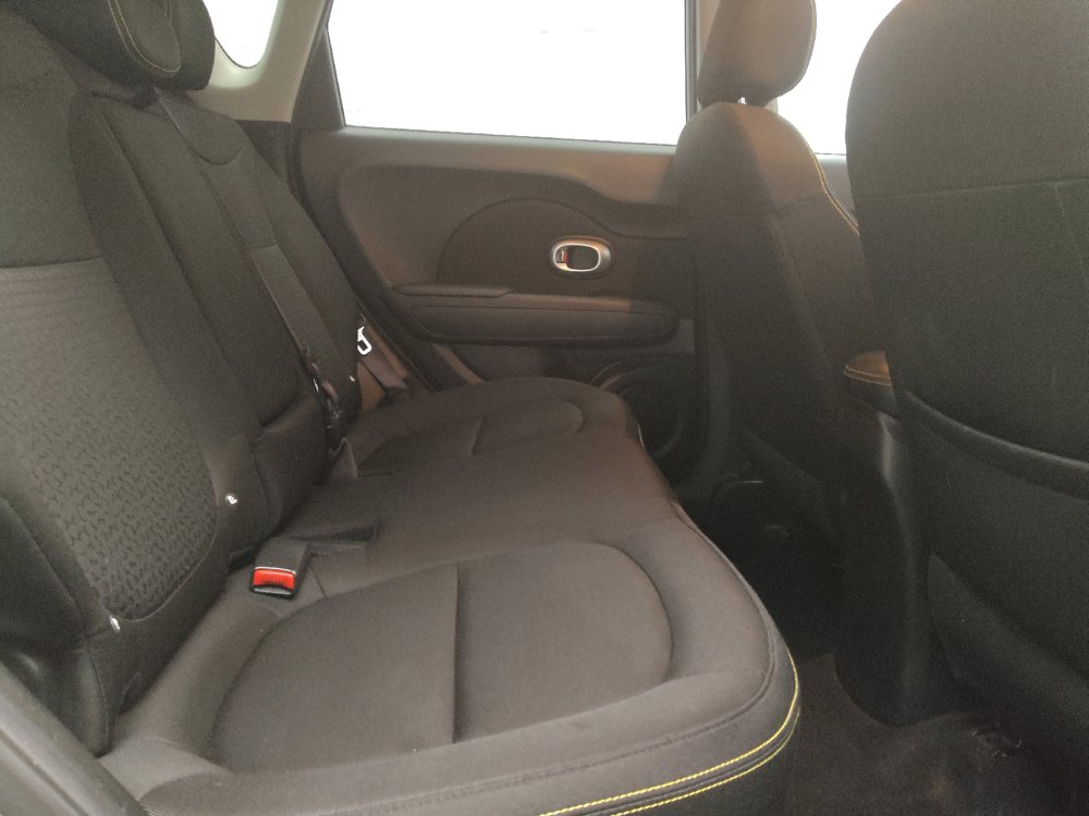 Used 2016 Kia Soul + FWD image 19