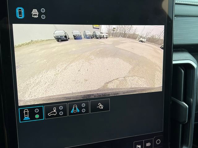 Used 2024 GMC Acadia AT4 w/ Luxury Package image 28