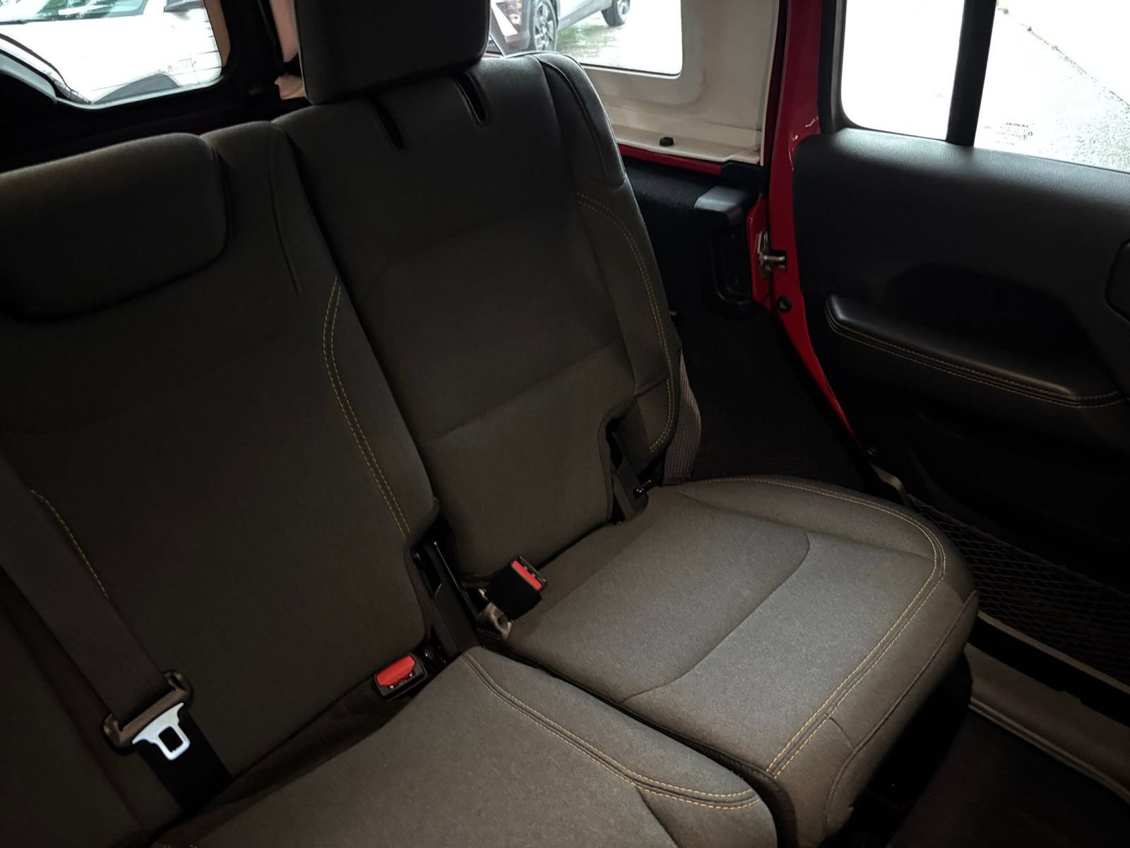 Used 2025 Jeep Wrangler Unlimited Sahara AWD/4WD image 36