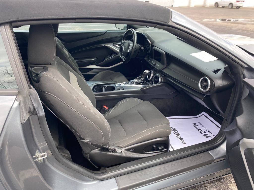 Used 2020 Chevrolet Camaro LT image 12