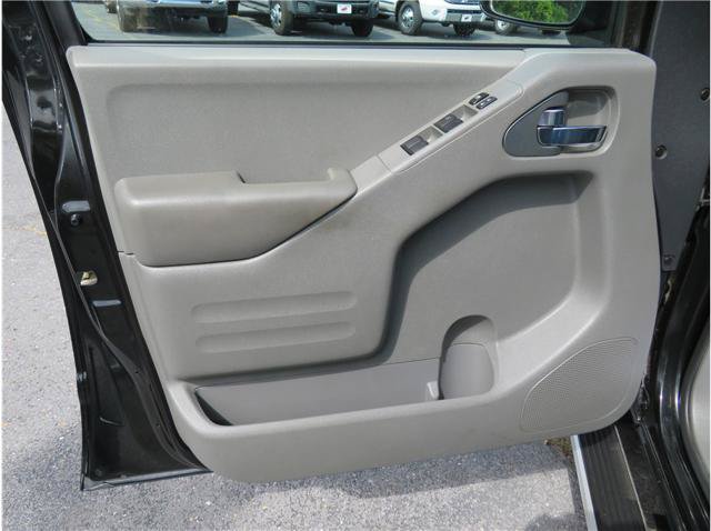 Used 2021 Nissan Frontier SV w/ SV Utility Package AWD/4WD image 13