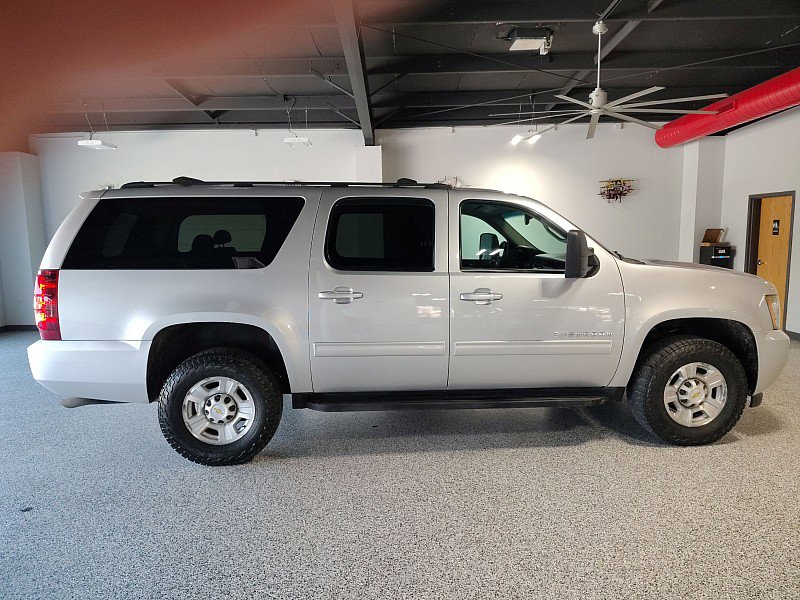 Used 2012 Chevrolet Suburban 2500 LS w/ Convenience Package 1 AWD/4WD image 6