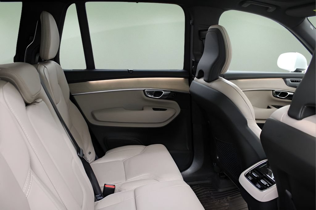 New 2026 Volvo XC90 B6 Ultra w/ Protection Package AWD/4WD image 26