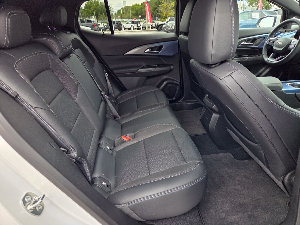 Certified 2024 Chevrolet Equinox EV LT FWD image 14