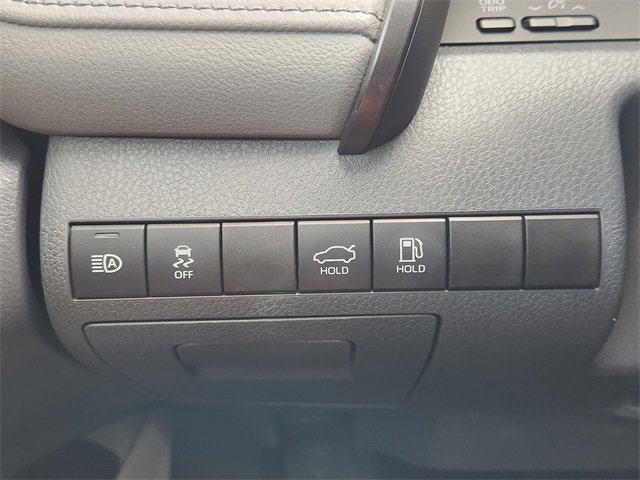 Used 2020 Toyota Camry SE w/ Sunroof Package FWD image 24