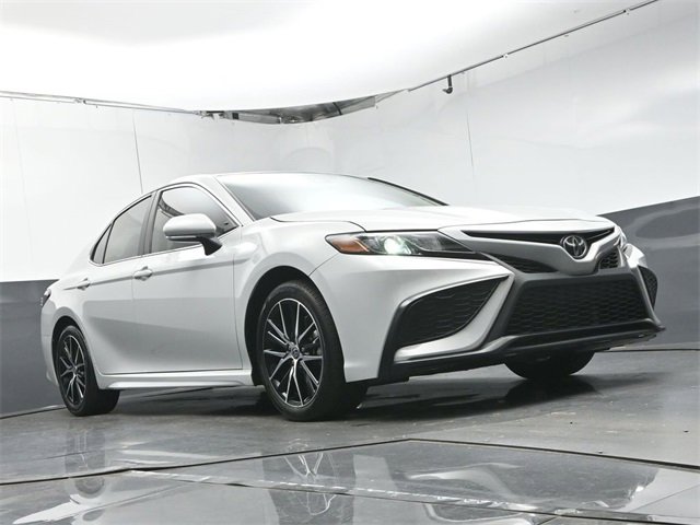 Used 2024 Toyota Camry SE image 31