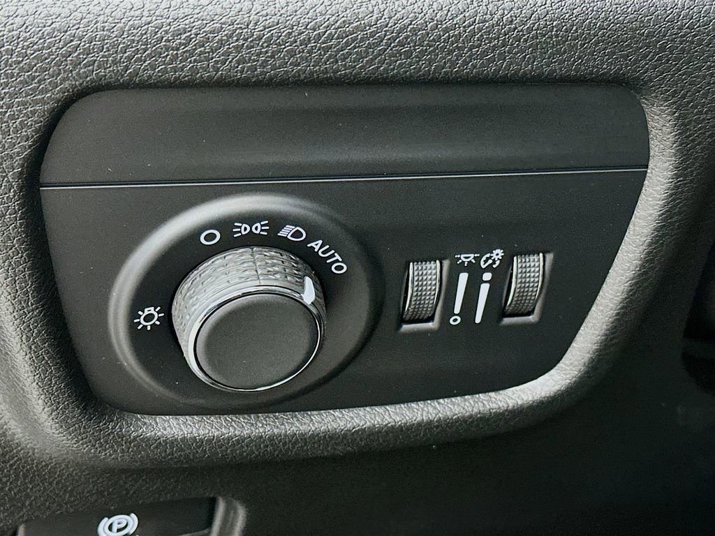 New 2026 Jeep Grand Cherokee L 4WD image 14