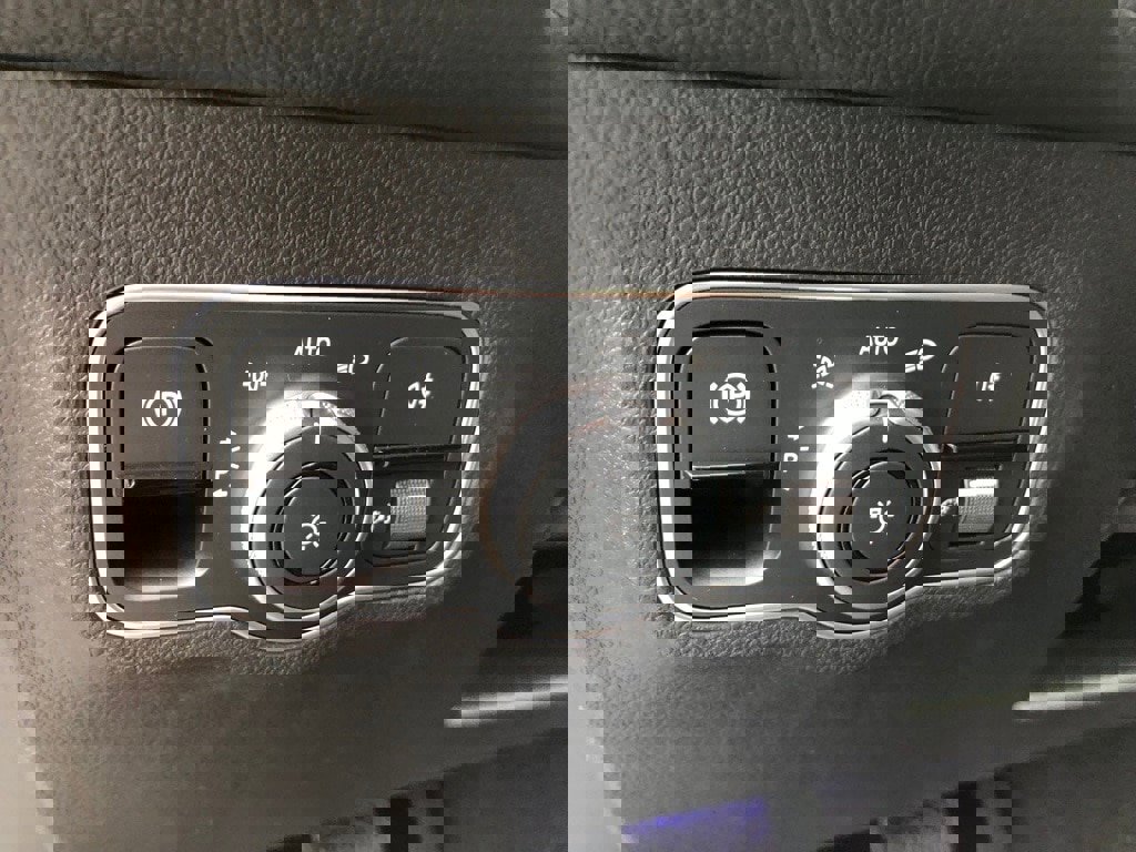 New 2023 Mercedes-Benz EQB 300 4MATIC image 13