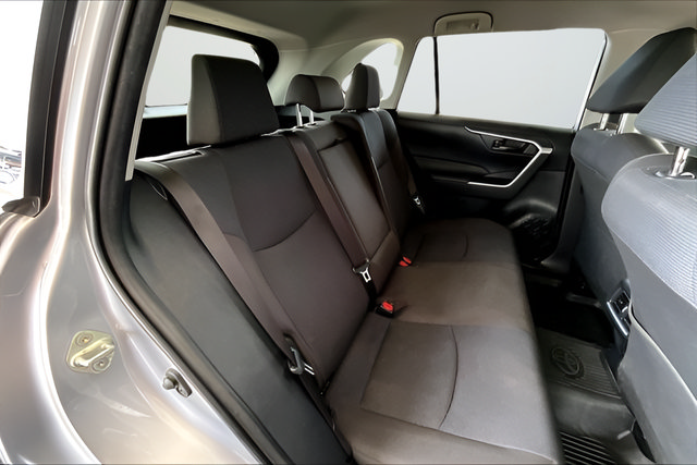 Used 2025 Toyota RAV4 LE AWD/4WD image 20