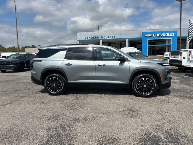 New 2026 Chevrolet Traverse LT FWD image 2