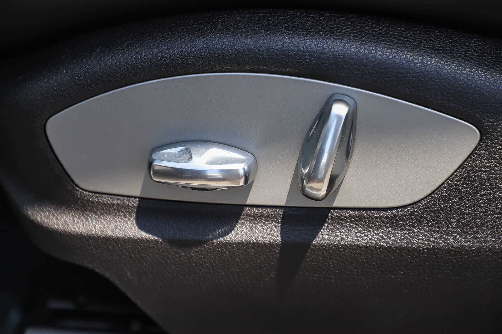 Used 2020 Porsche Macan AWD/4WD image 27
