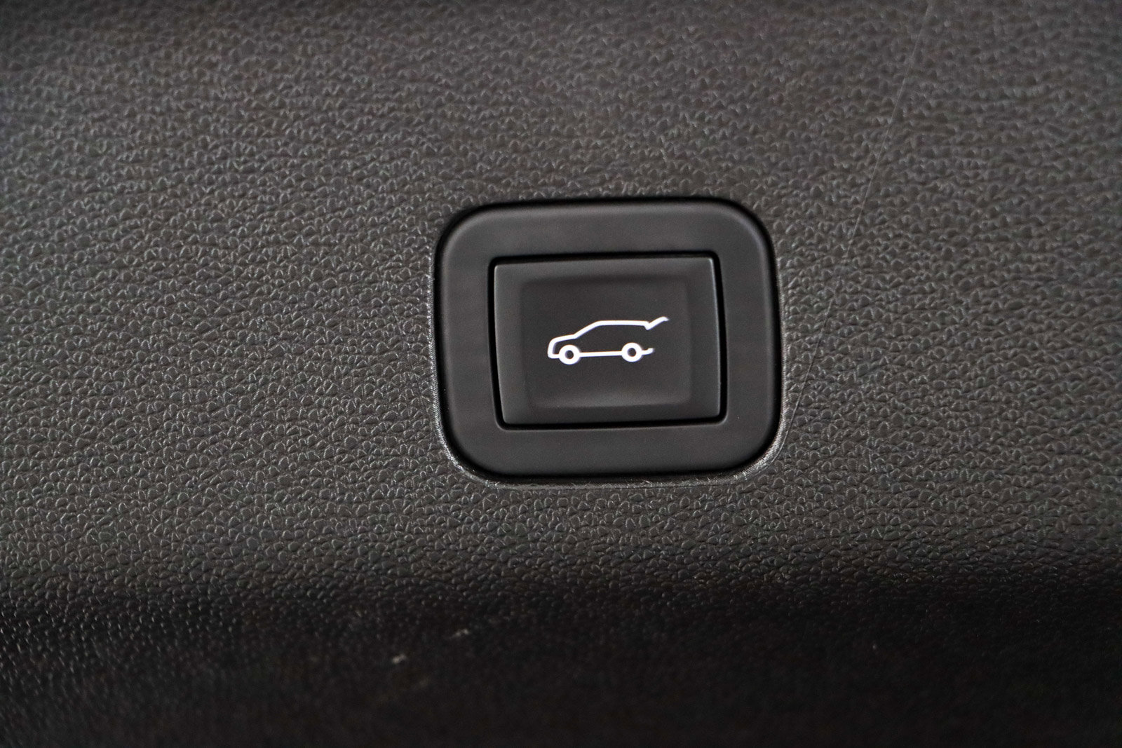 Used 2025 GMC Yukon Denali Ultimate AWD/4WD image 38