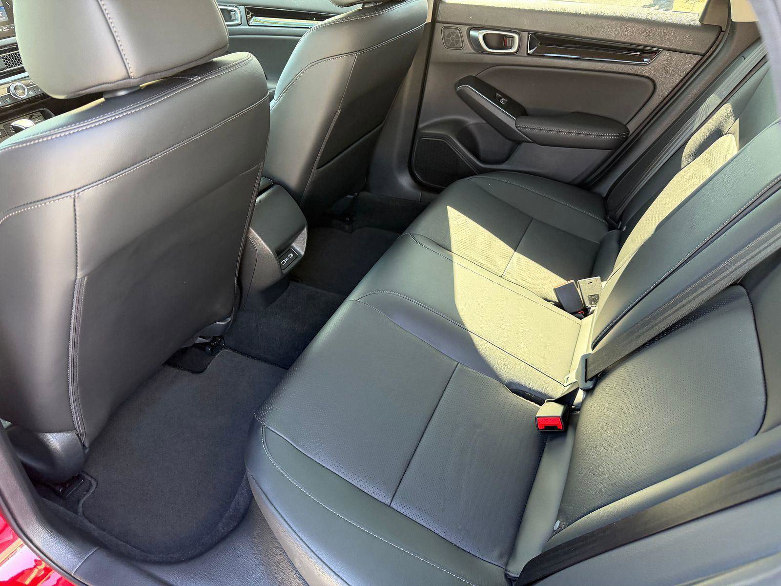 Used 2024 Honda Civic Touring image 4